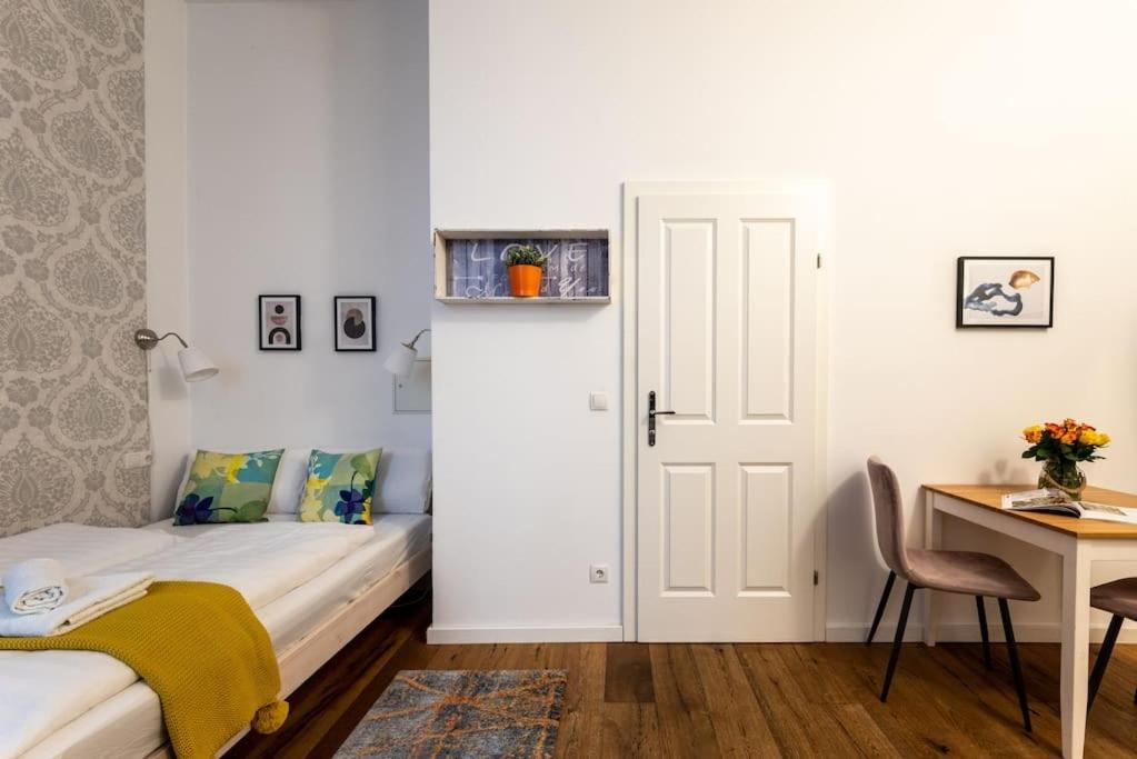 Compact Studio Near Center By Hm Wenen Buitenkant foto